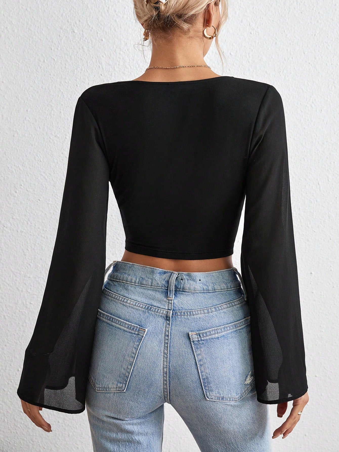 Crop Top Met Trompetmouwen En Superplissé Hals Voor Uitgaan